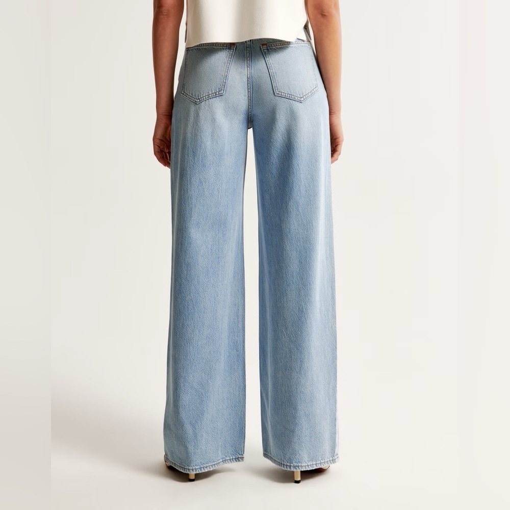 Abercrombie & Fitch Light Blue The Wide Leg High Rise Jeans. Size 27S NWTs - Picture 2 of 7